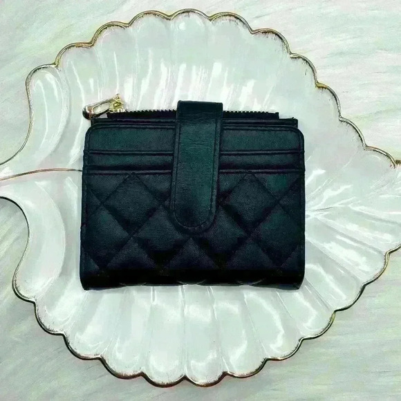 Multi-Functional Wallet With Zipper Pocket For Coins - Picture 1 of 8